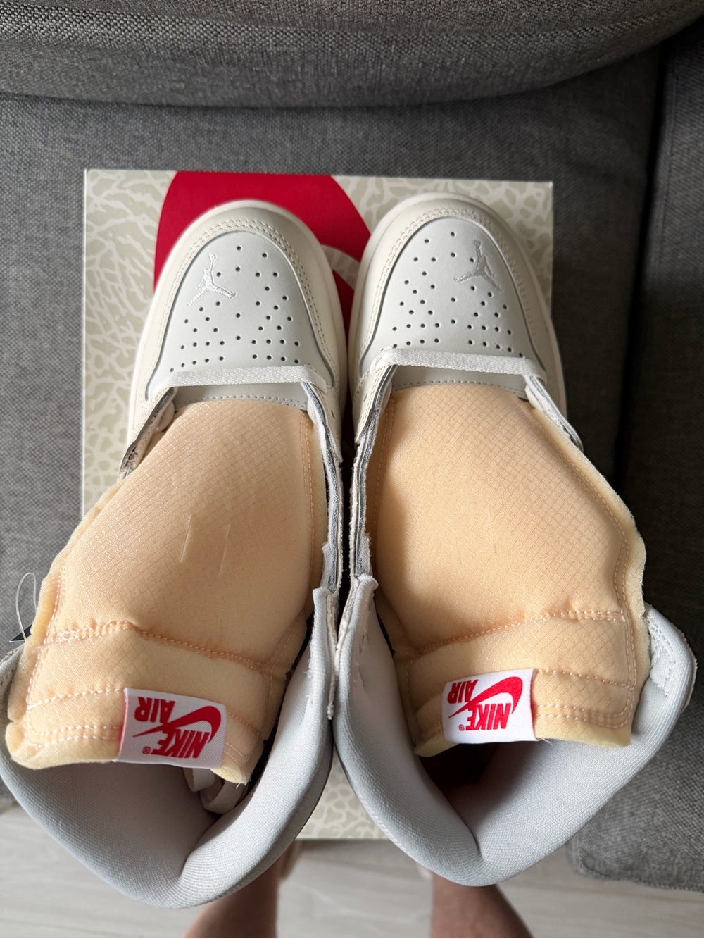 Air Jordan 1 Retro High OG - Picture 5 of 6